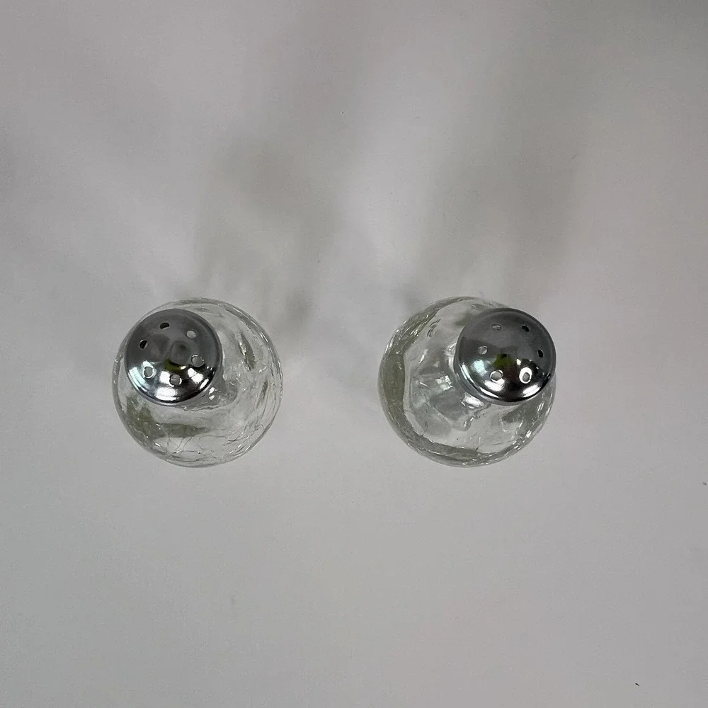 Vintage Clear crackle glass‎ salt pepper shakers Silver tone tops set 2